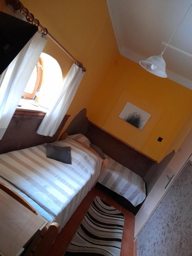 Agave Apartman Velence Bagian luar foto