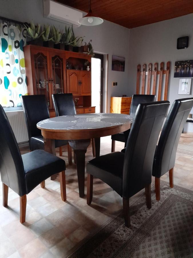 Agave Apartman Velence Bagian luar foto